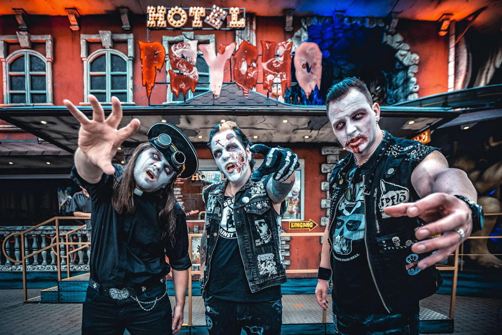 Die "Blood Sucking Zombies from Outter Space" wurden 2002 in Wien gegründet, ihr Punkrock kommt an.