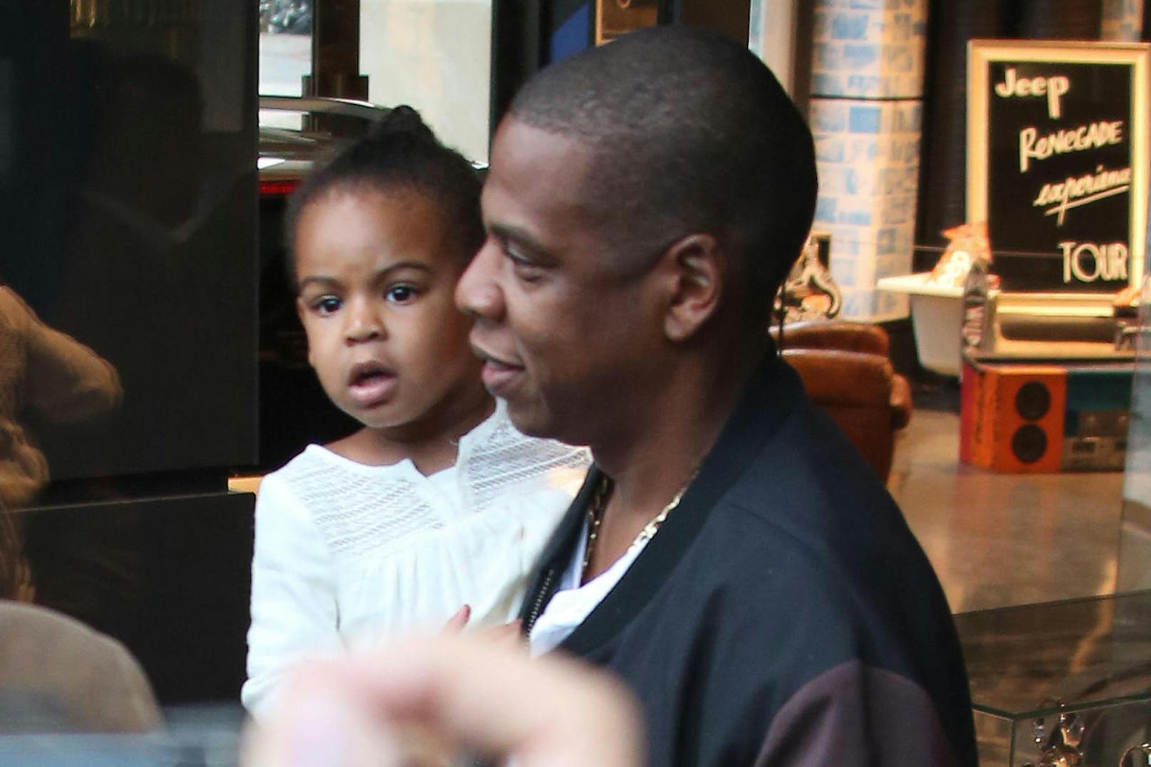Jay Z und seine Tochter Blue Ivy am 14. September 2014 in Paris