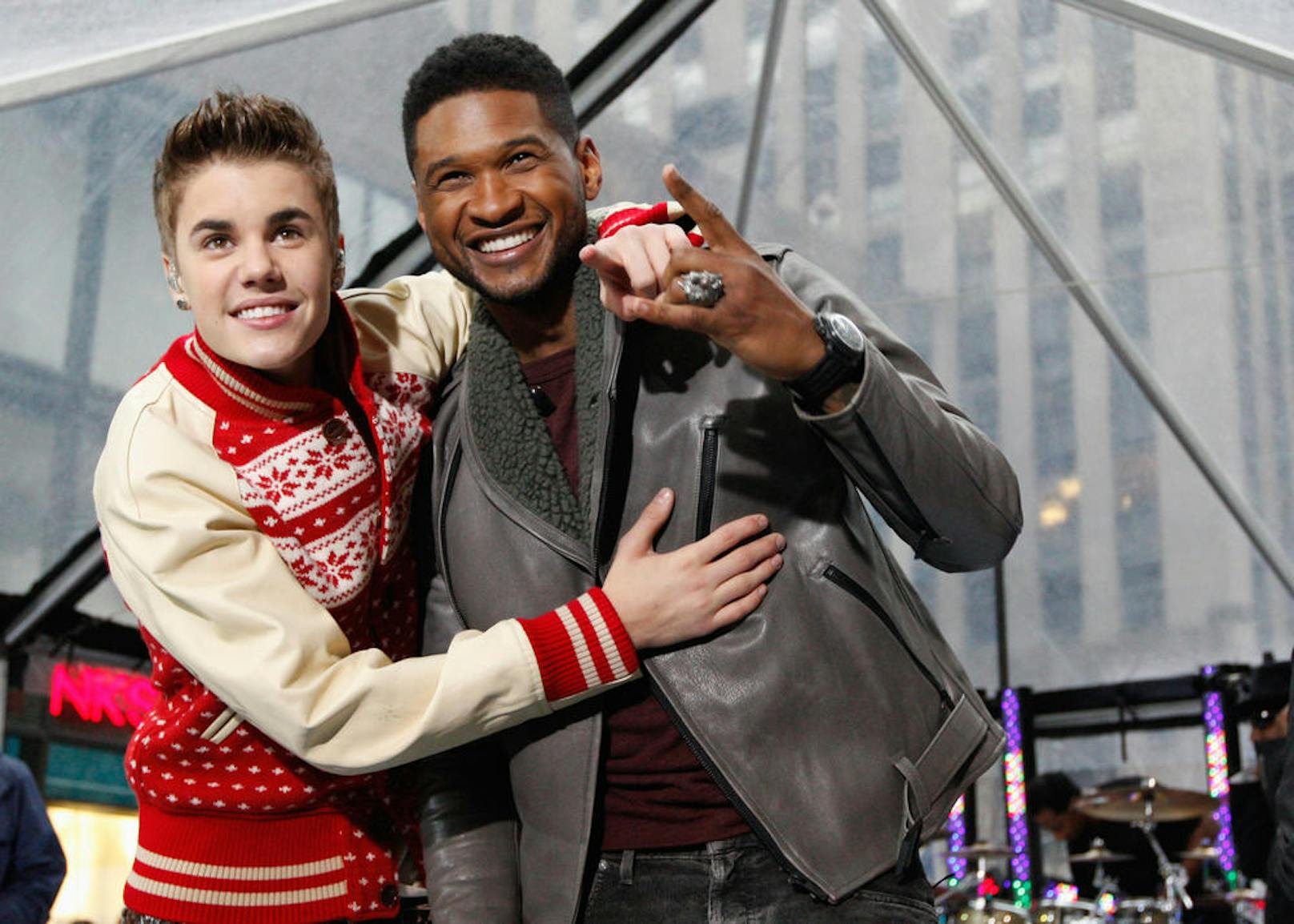 Damals hatte er noch ein blitzsauberes Image: Usher mit einem sehr jungen Justin Bieber