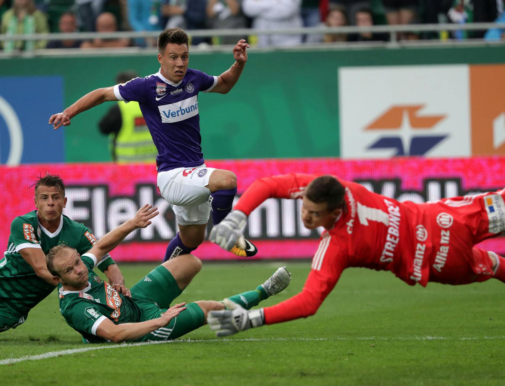 Dominik Prokop rettete die Austria im Wiener Derby. Seine Einwechslung brachte frischen Wind und führte zu den beiden Toren. Endstand: 2:2.