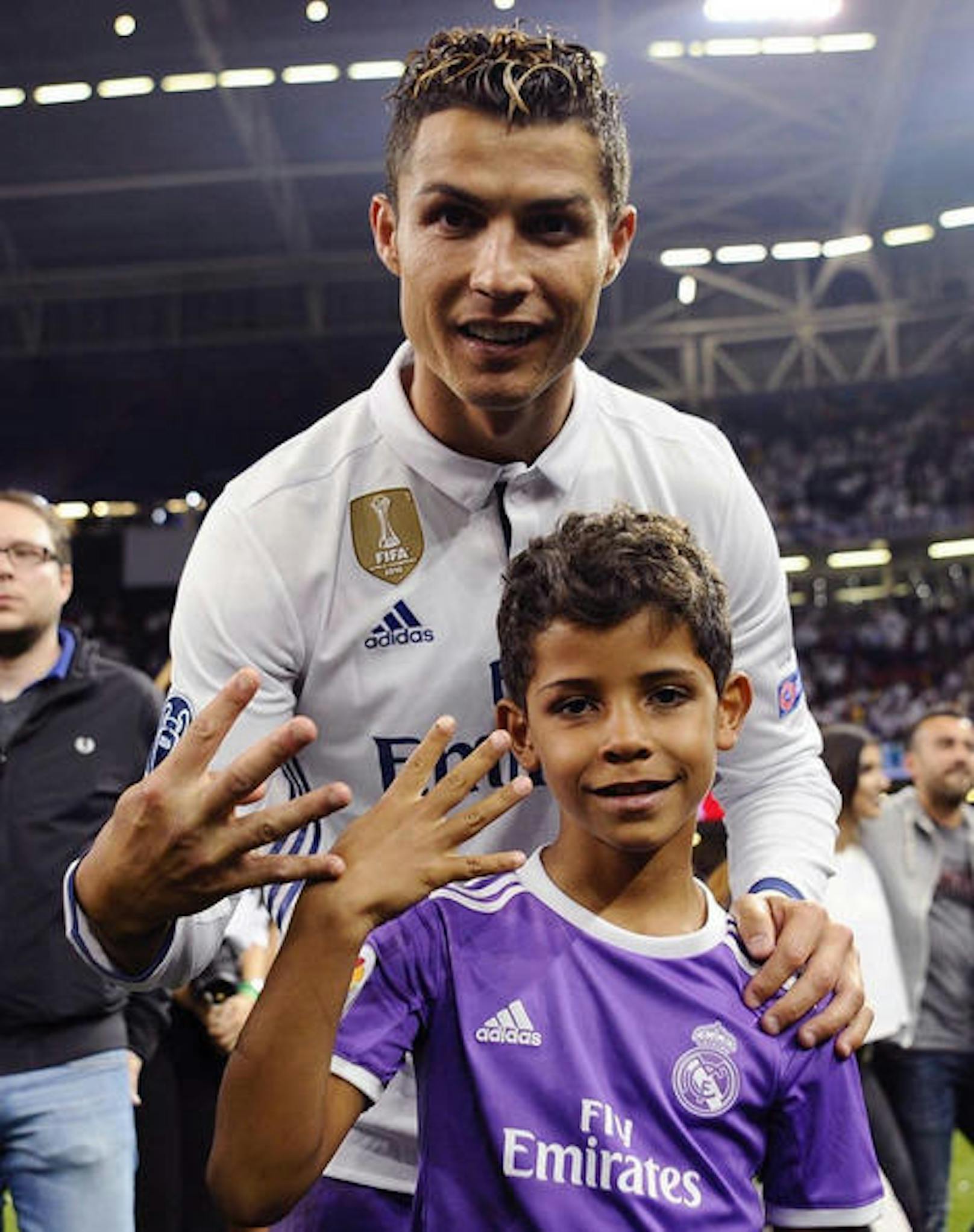 Vier Mal hat Ronaldo bereits die Champions League gewonnen. Sein sechsjähriger Sohn ist sichtlich stolz auf den Papa.