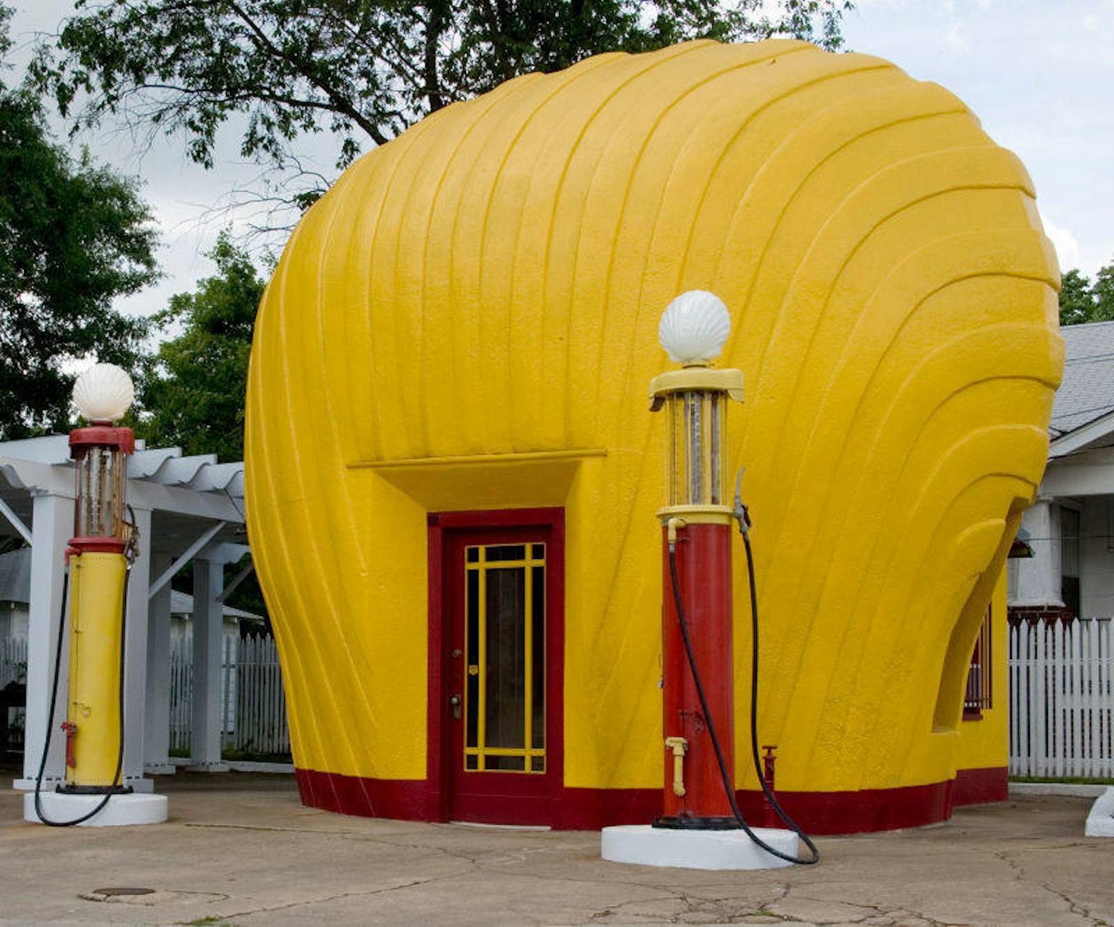 In den späten 30er-Jahren wurde diese Muschel-Tanke in Winston-Salem, North Carolina gebaut.