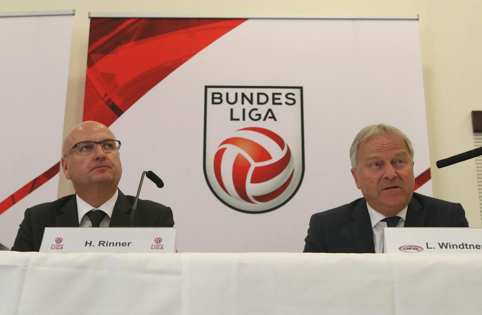 Besonders Bundesliga-Präsident Hans Rinner (li.) soll zu den Kritikern Windtners gehören.