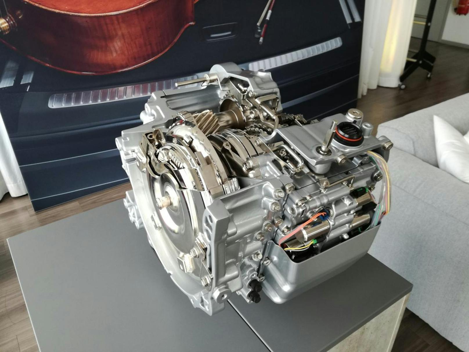 Erstmals wurde bei Opel ein 8-Gang-Automatik-Getriebe verbaut.