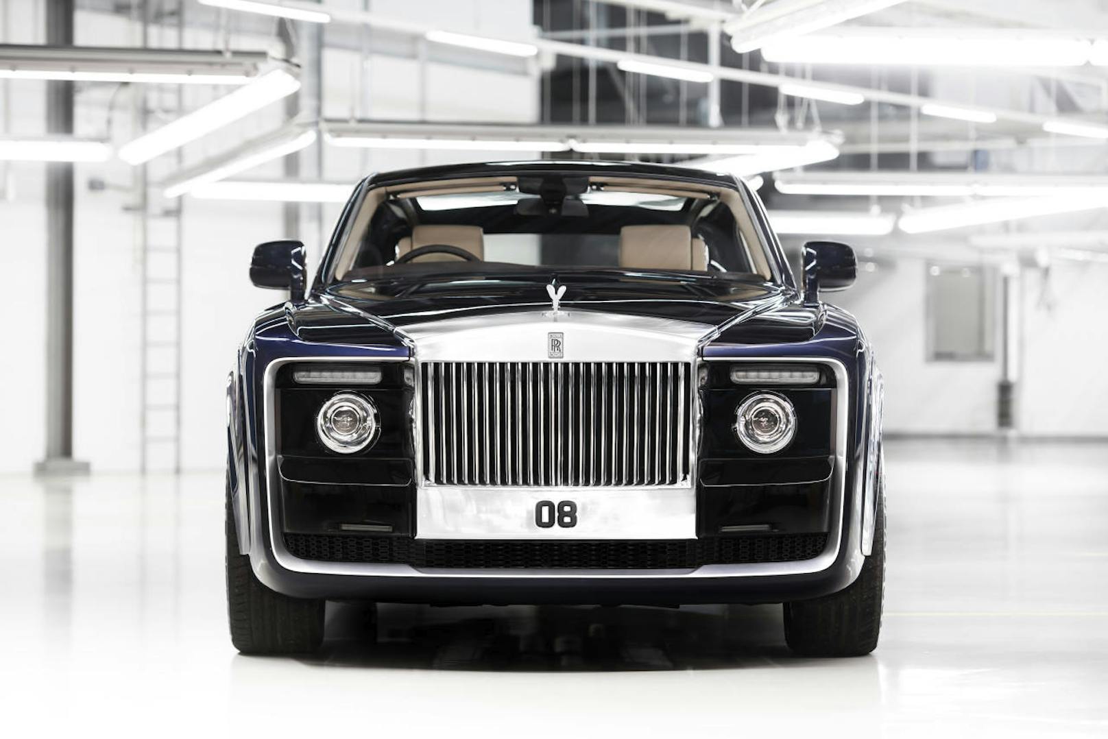 Der größte Kühlergrill, den Rolls-Royce je verbaut hat.