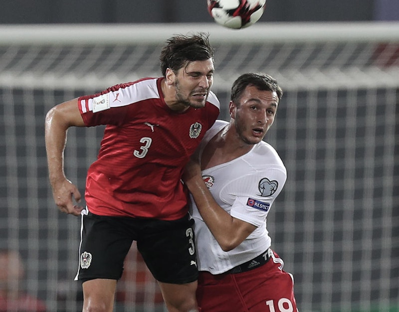 Zum Auftakt gab es drei Punkte! Aleks Dragovic (li.) und Co. erkämpften auswärts bei Georgien einen 2:1-Sieg.