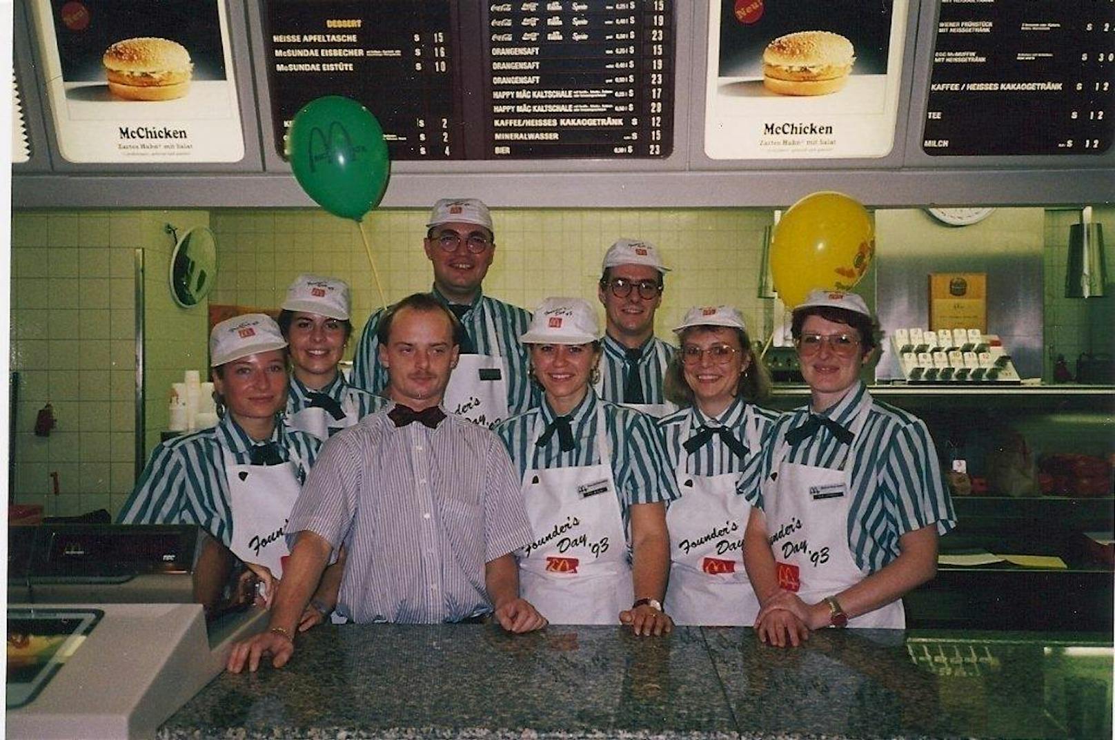 Erste McDonalds-Filiale am Wiener Schwarzenbergplatz 1993