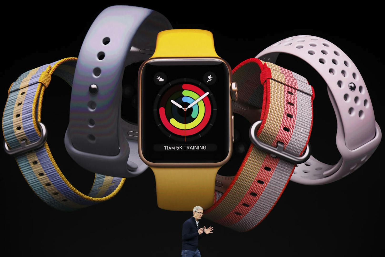 Die Uhr kann sich nun ohne iPhone mit dem Internet verbinden. So kann auch unterwegs Musik gestreamt werden. Die Watch wird so zum modernen Walkman.