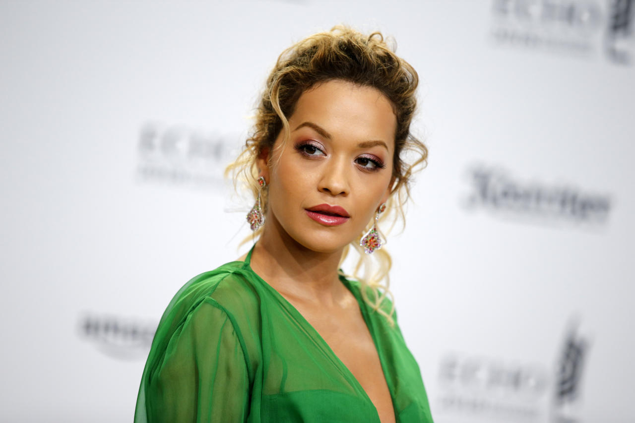 Sängerin <strong>Rita Ora</strong> hat im Zuge ihrer Geburtstagsfeier gegen die Corona-Regeln verstoßen und muss dafür tief in die Tasche greifen.
