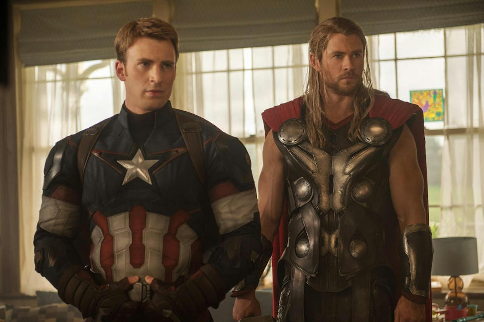Captain America (li.) und Thor in "Avengers: Age Of Ultron"