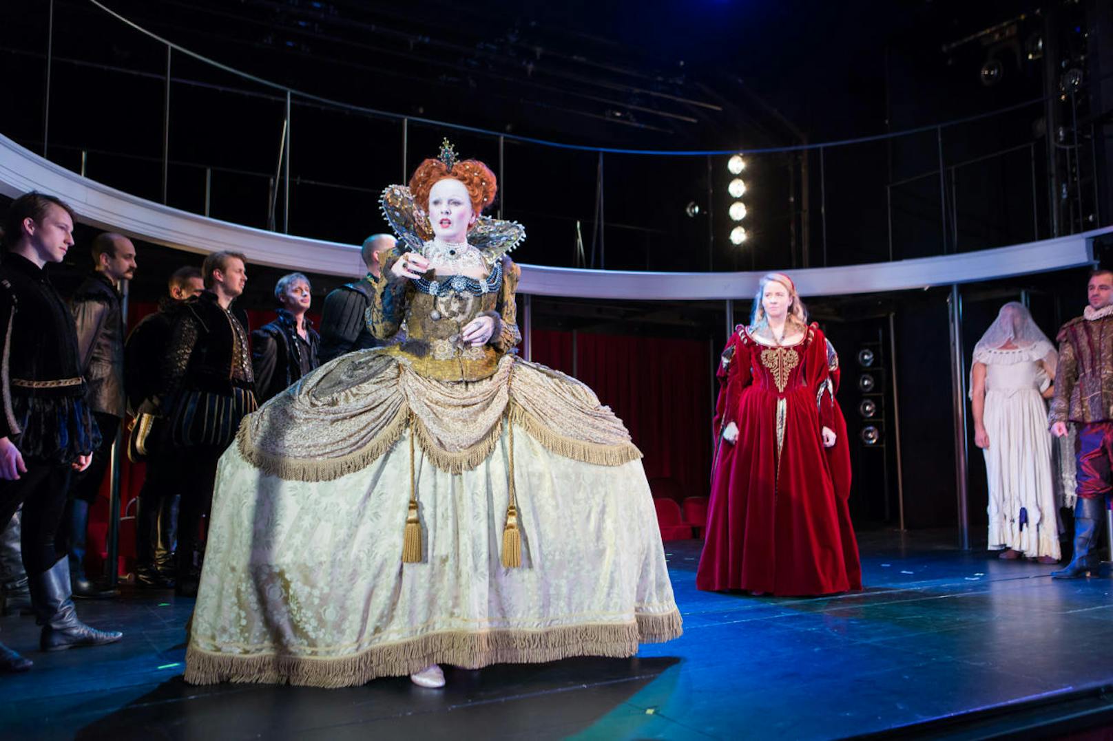 Shakespeare in Love_Queen Elizabeth (Ulli Maier) mit Viola De Lesseps