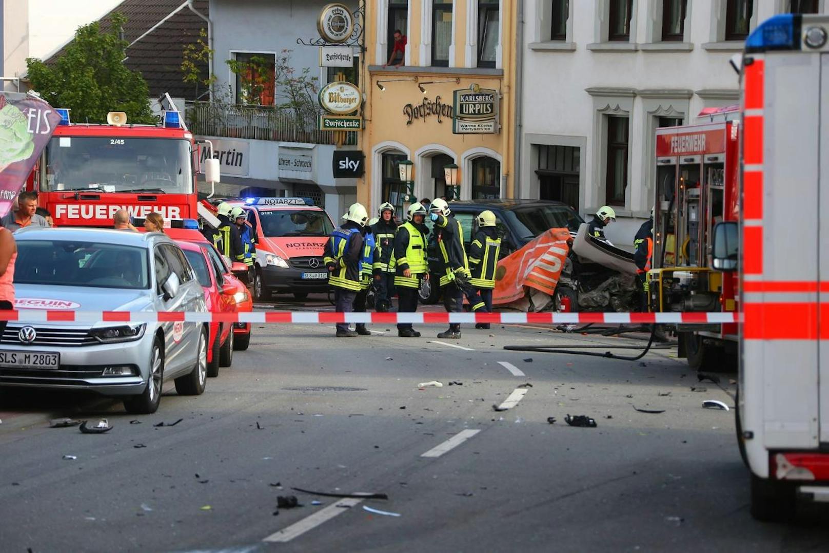 Der furchtbare Unfall in Saarwellingen forderte ein Todesopfer. Fünf weitere Menschen wurden verletzt. (23. August 2017)
