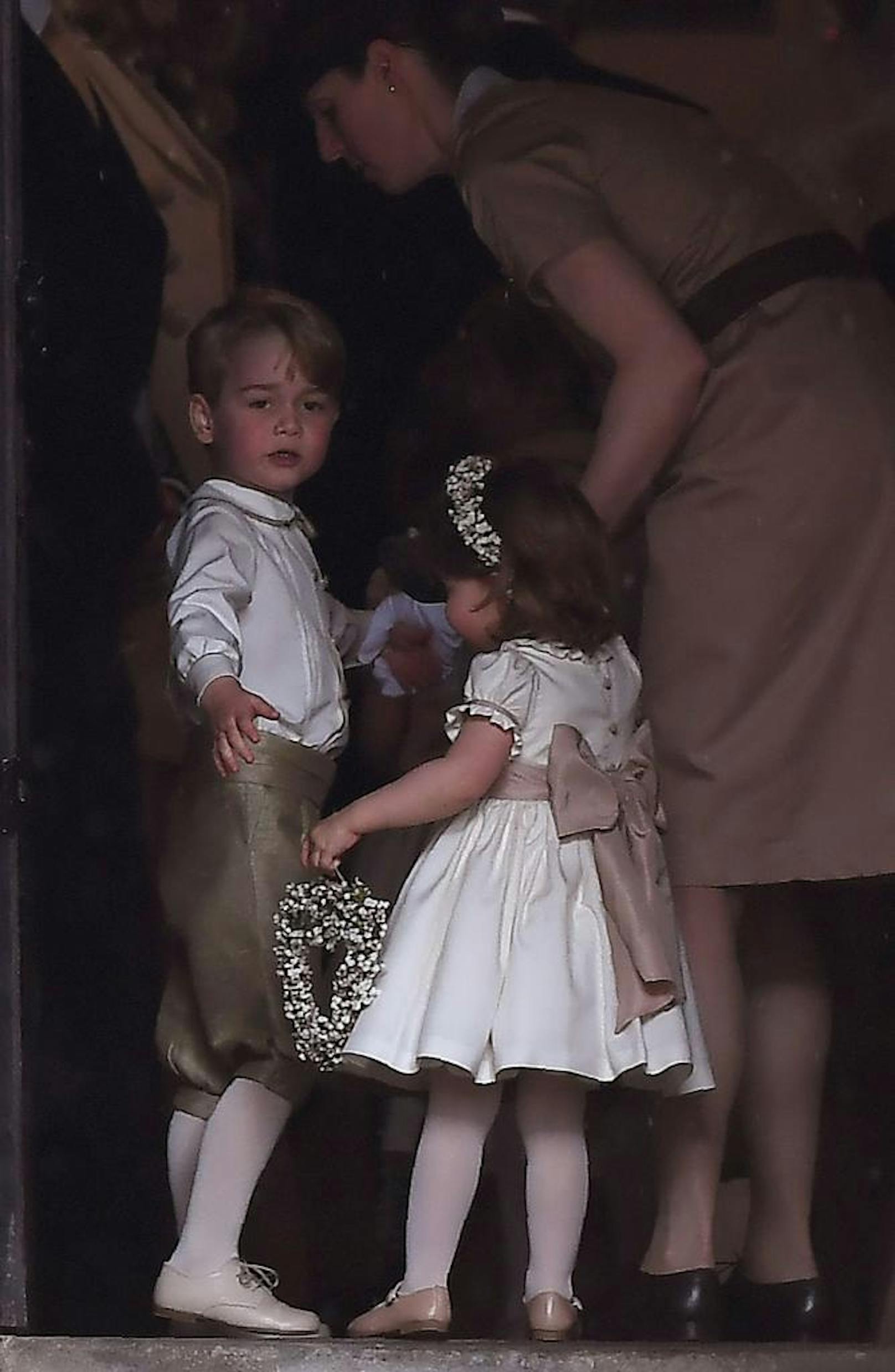 Prinz George ist Pageboy und Prinzessin Charlotte Blumenmädchen.
