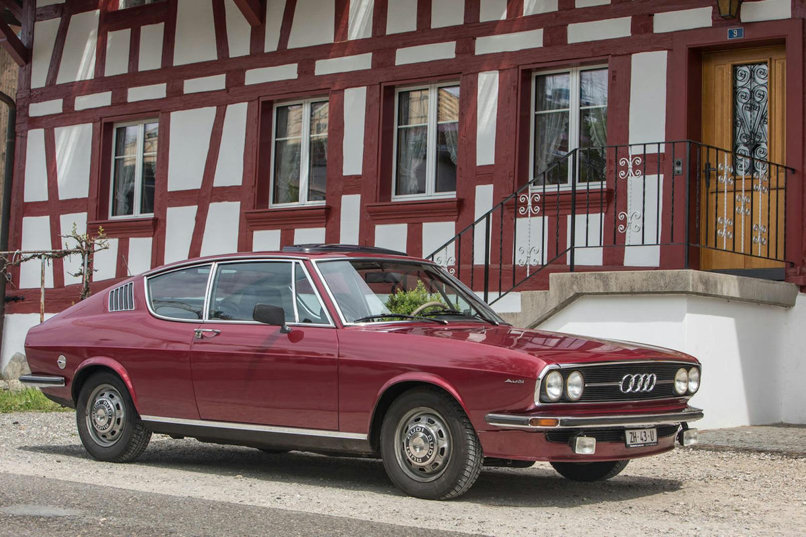 Das Audi Coupé hatte eine gewisse Ähnlichkeit mit dem Fiat Dino Coupé von Bertone - sicherlich ein Kompliment für die Ingolstädter Designer.