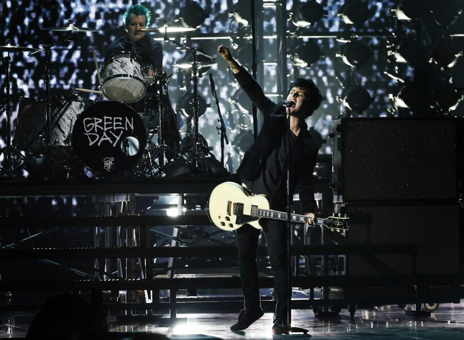 Green Day treten am 17. Juni 16 als Headline-Act beim Nova Rock-Festival auf: Jetzt mitmachen & 5 x 2 Karten für das legendäre Event gewinnen!
