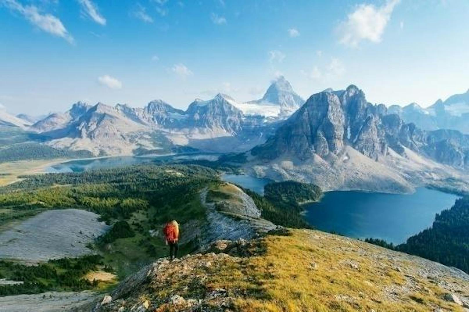 <b>Great Divide Trail, Kanada:</b> Obwohl er unter anderem durch die bekannten Jasper- und Banff-Nationalparks führt, ist dieser Fernwanderweg laut den Autoren von "Wanderlust" bis heute ein Geheimtipp. Da er nicht durchgehend ausgeschildert ist, müssen Wanderer zwingend mit Kompass und Karte umgehen können. Außerdem muss man sich vor Bären in Acht nehmen. Distanz: 1200 Kilometer, Dauer: 40 bis 50 Tage, Anforderung: mittel bis schwer.