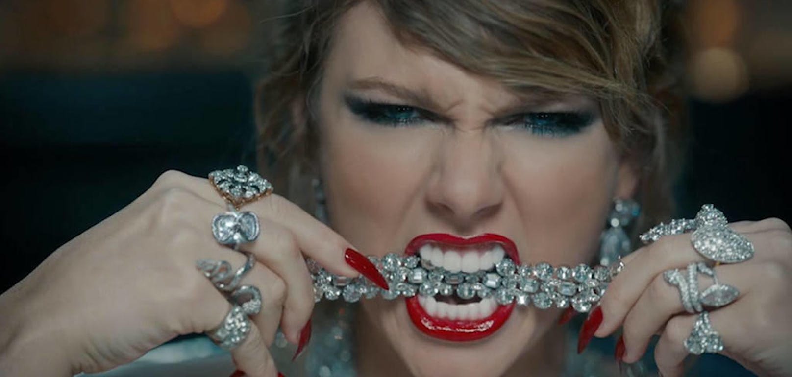 Beißt auf Diamanten: Taylor Swift im Video zu "Look What You Made Me Do"