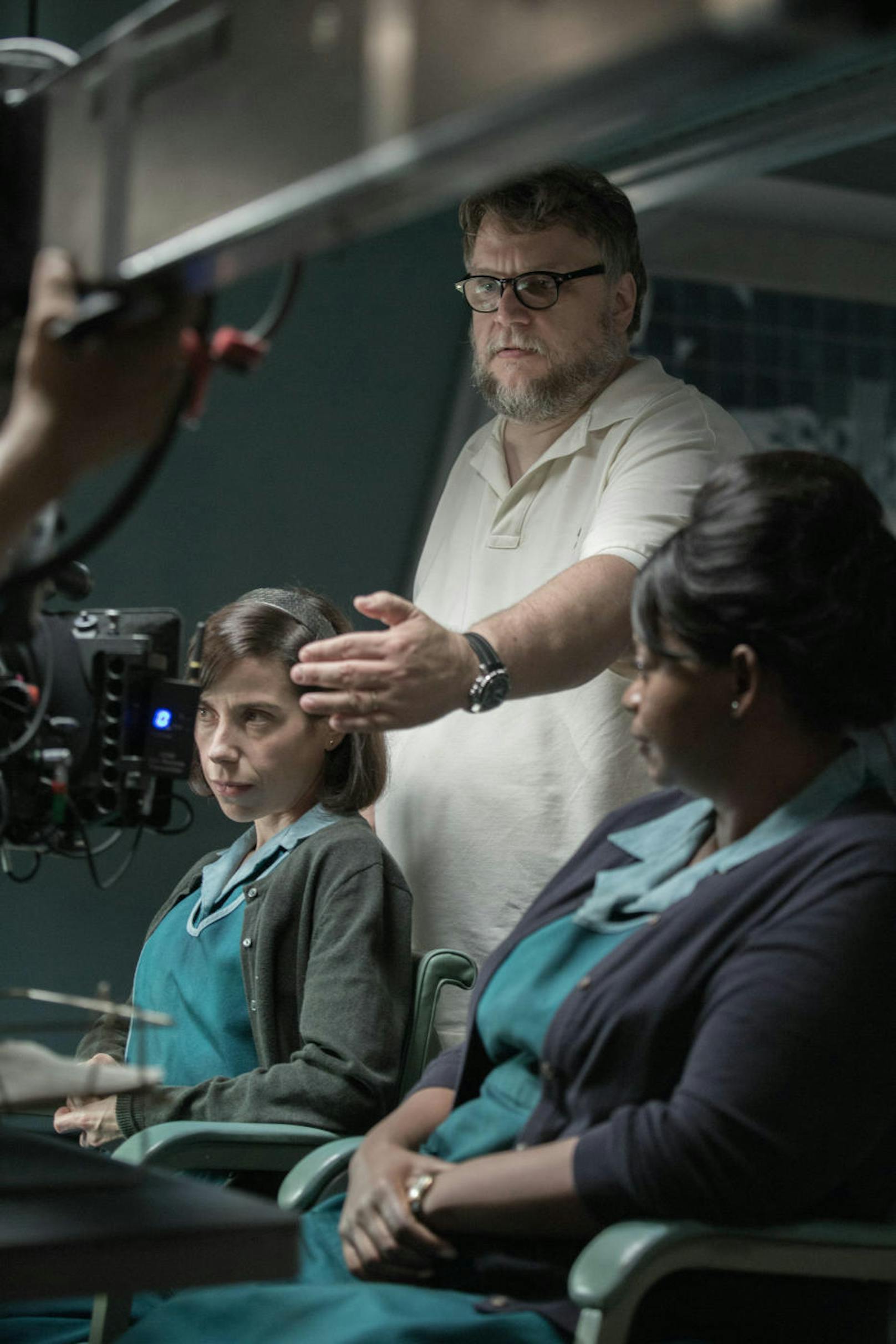 Regisseur Guillermo del Toro am Set von "The Shape of Water"
