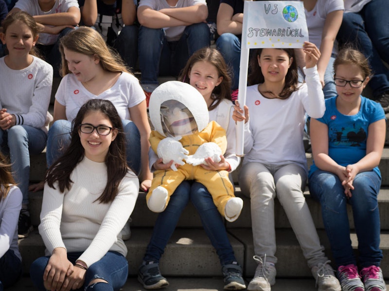 400 Schülerinnen und Schüler trainierten im AEC wie die Astronauten.