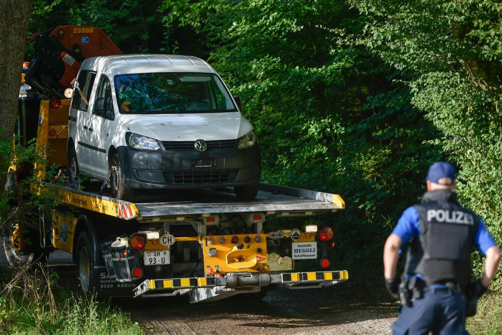 Der Wagen der Amokläufers wurde im Waldstück gefunden.