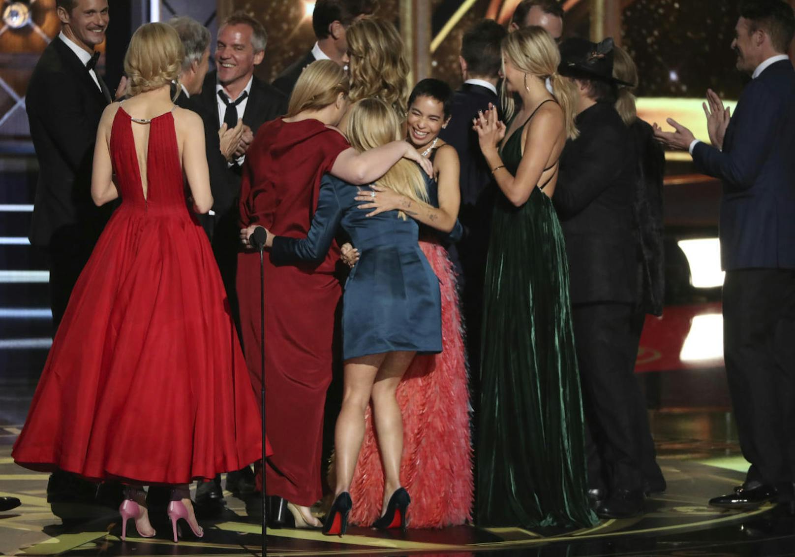 "Big Little Lies": Nicole Kidman, Reese Witherspoon und der Rest der Truppe freuen sich über den Emmy für die beste Limited Serie ("Big Little Lies")