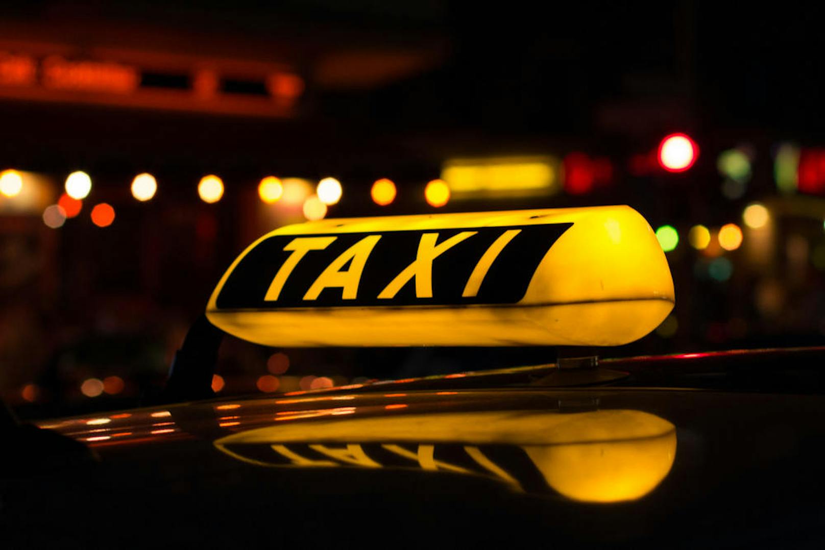 Taxis sehen sich durch die Pandemie mit massiven Umsatzrückgängen konfrontiert