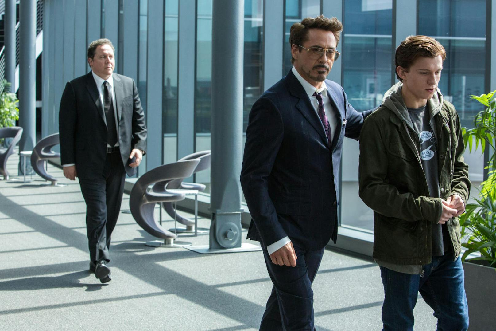 Von links: Jon Favreau, Robert Downey Jr. und Tom Holland in "Spider-Man: Homecoming"