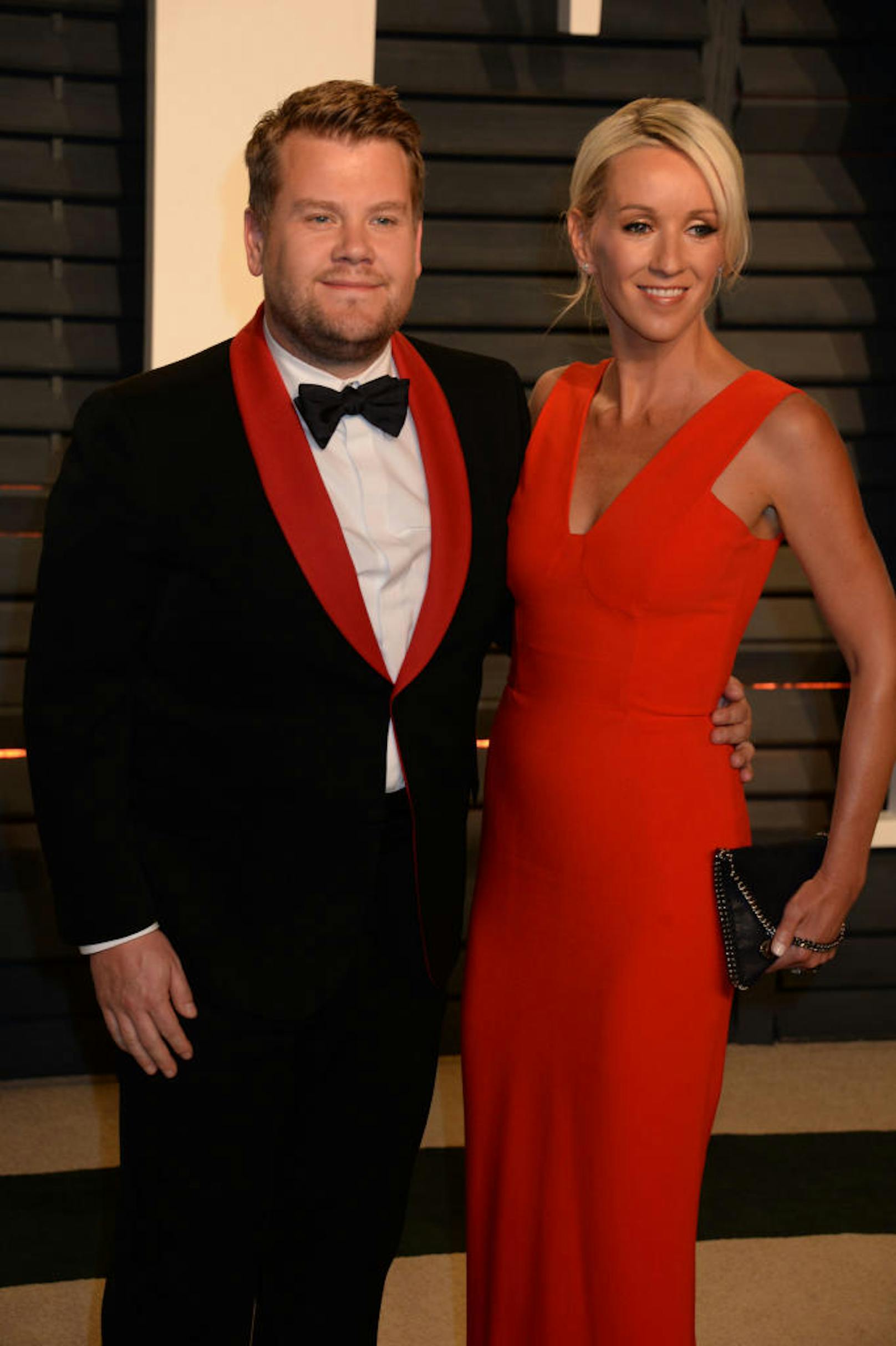 James Corden und Julia Carey auf der Vanity Fair Oscar Viewing Party 2017.