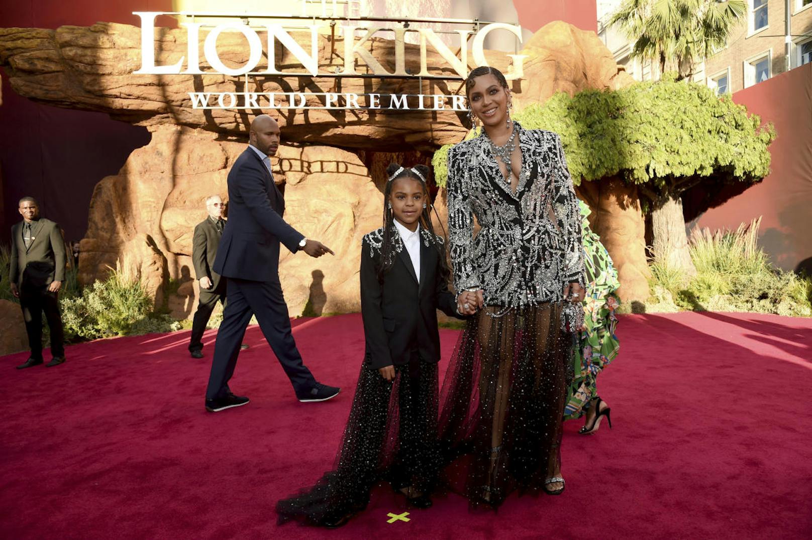 Beyonce mit ihrer Tochter Blue Ivy Carter bei der Weltpremiere zu "The Lion King"