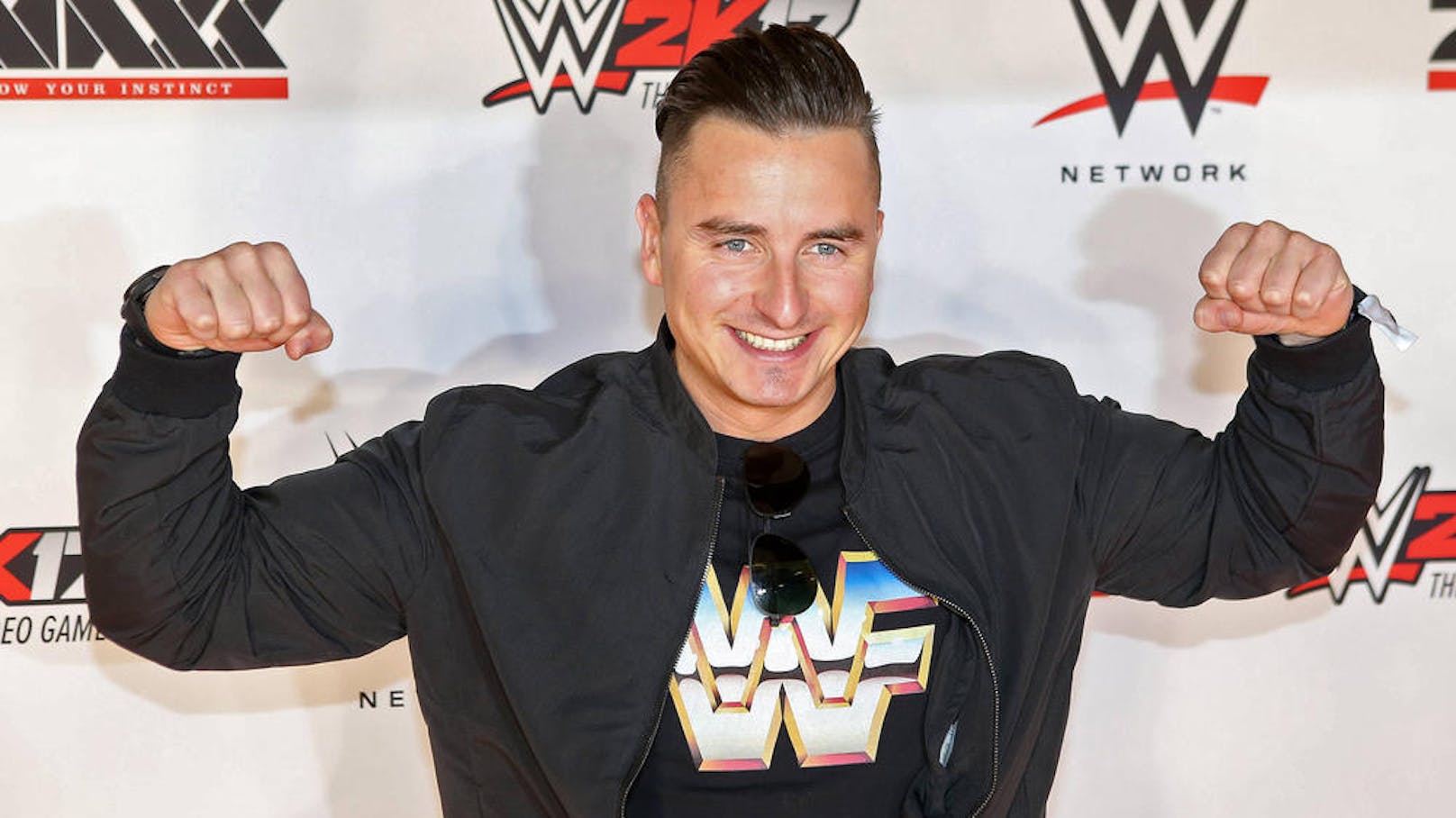 Andreas Gabalier erschien in München anlässlich des Wrestling-Events am Roten Teppich.