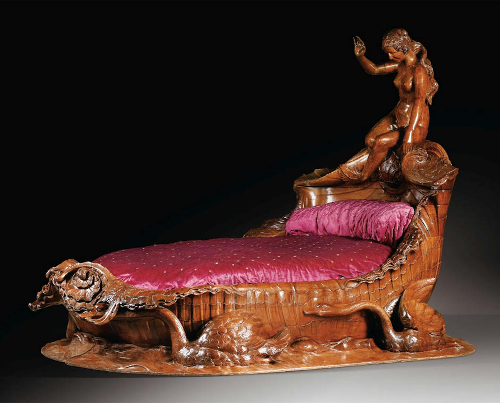 LE LIT DE LA PAÏVA<br>
French, second half 19th century,  An exceptional carved mahogany bed<br>
Estimate  500,000 ? 800,000