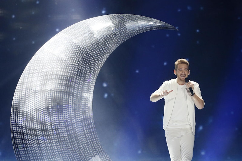 Nathan Trent singt "Running on Air" beim ESC-Finale