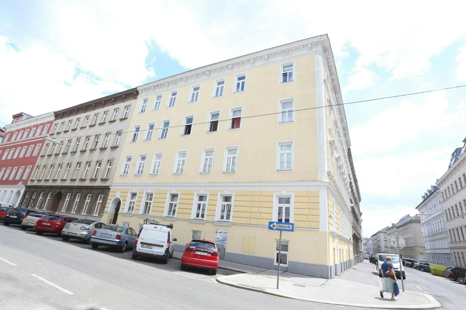 Mordversuch in Wien-Hernals am 25. Juni: Verlobter stieß Schwangere (17) aus Fenster.