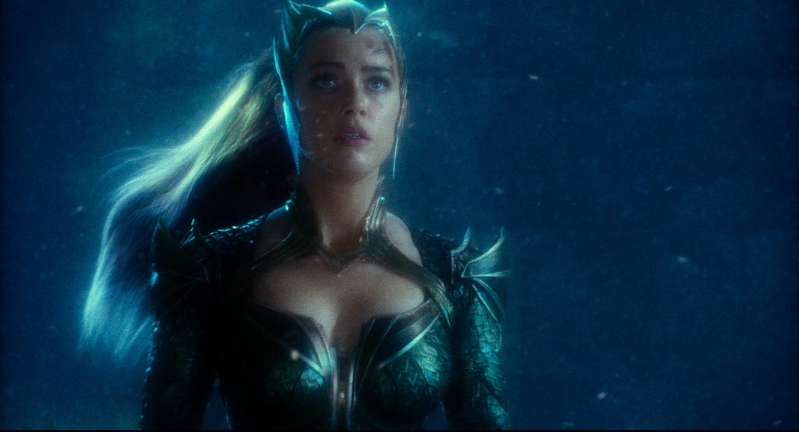 Mera (Amber Heard) sorgt sich um Aquaman. 
