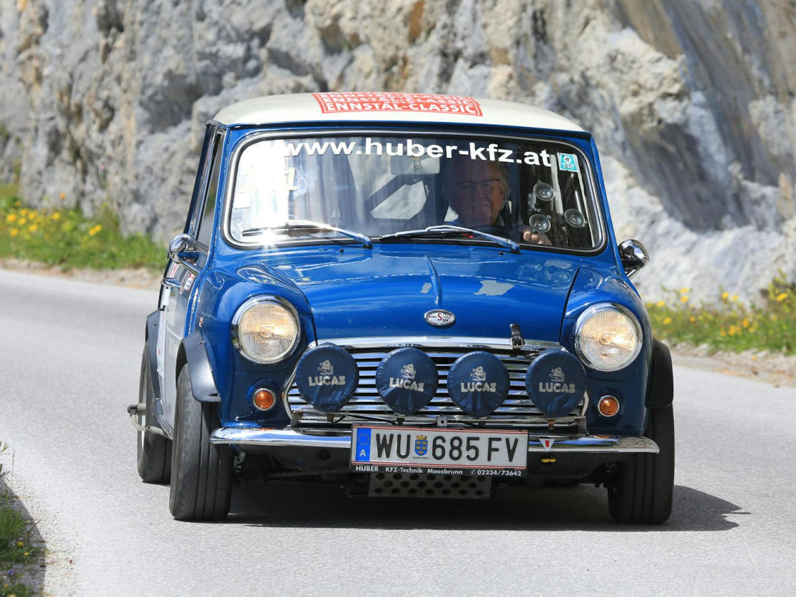 Rallye Legende Rauno Aaltonen im Mini Cooper