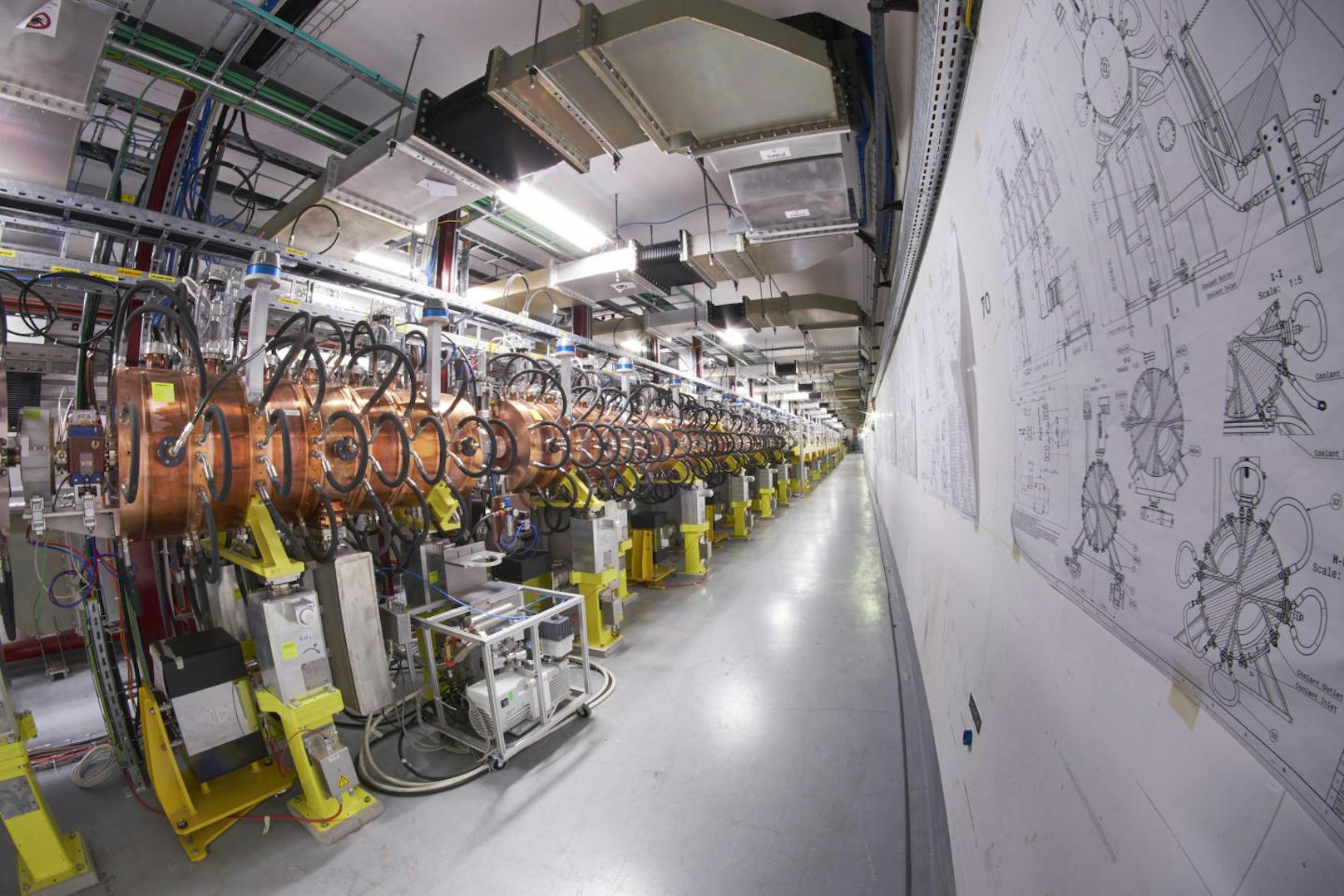 Bis 2021 soll der Protonenstrahl im LHC noch höhere Energien erreichen und damit neue Erkenntnisse über das Higgs-Teilchen und vielleicht auch Hinweise auf eine neue Physik ermöglichen.