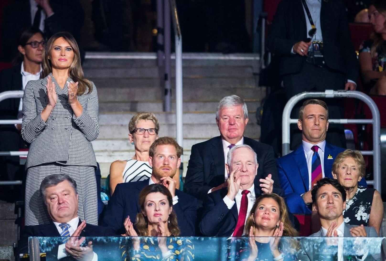 Prinz Harry nahm an der Seite von Melania Trump Platz.