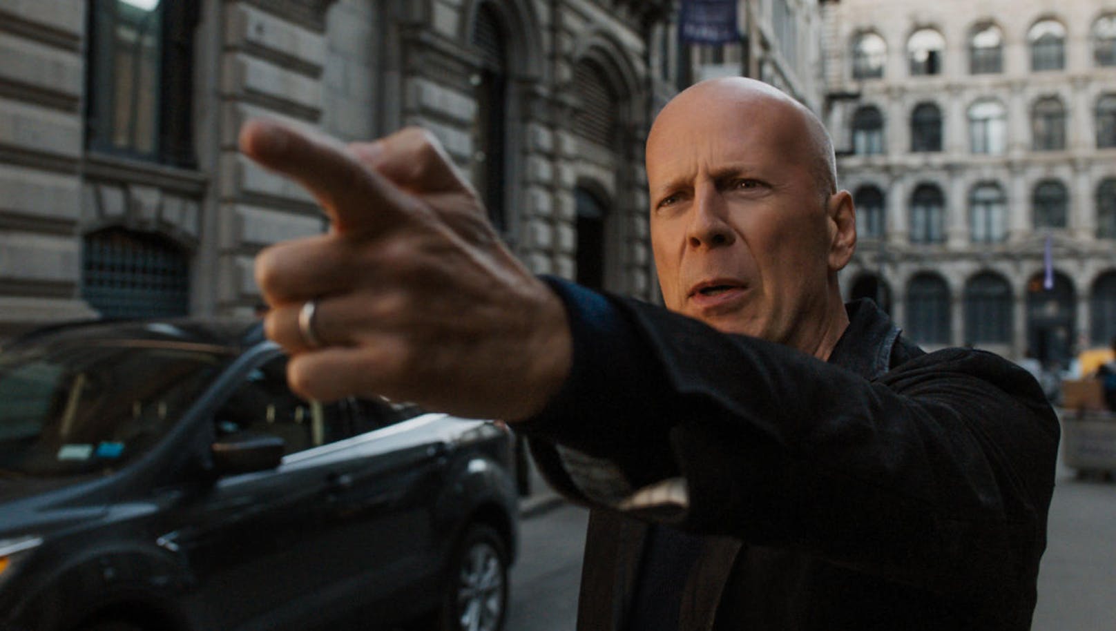 Ein Mann sieht rot: Dr. Paul Kersey (Bruce Willis) in '"Death Wish" (Bild: Universum Film). 