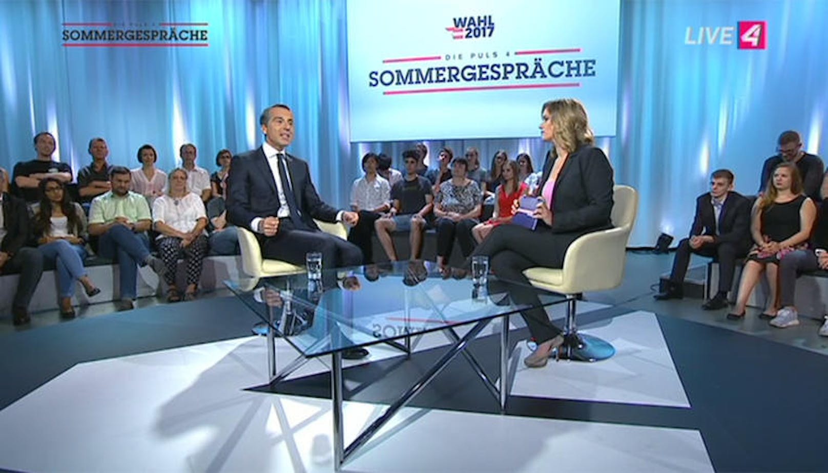 Bundeskanzler Christian Kern beim Sommergespräch mit Corinna Milborn