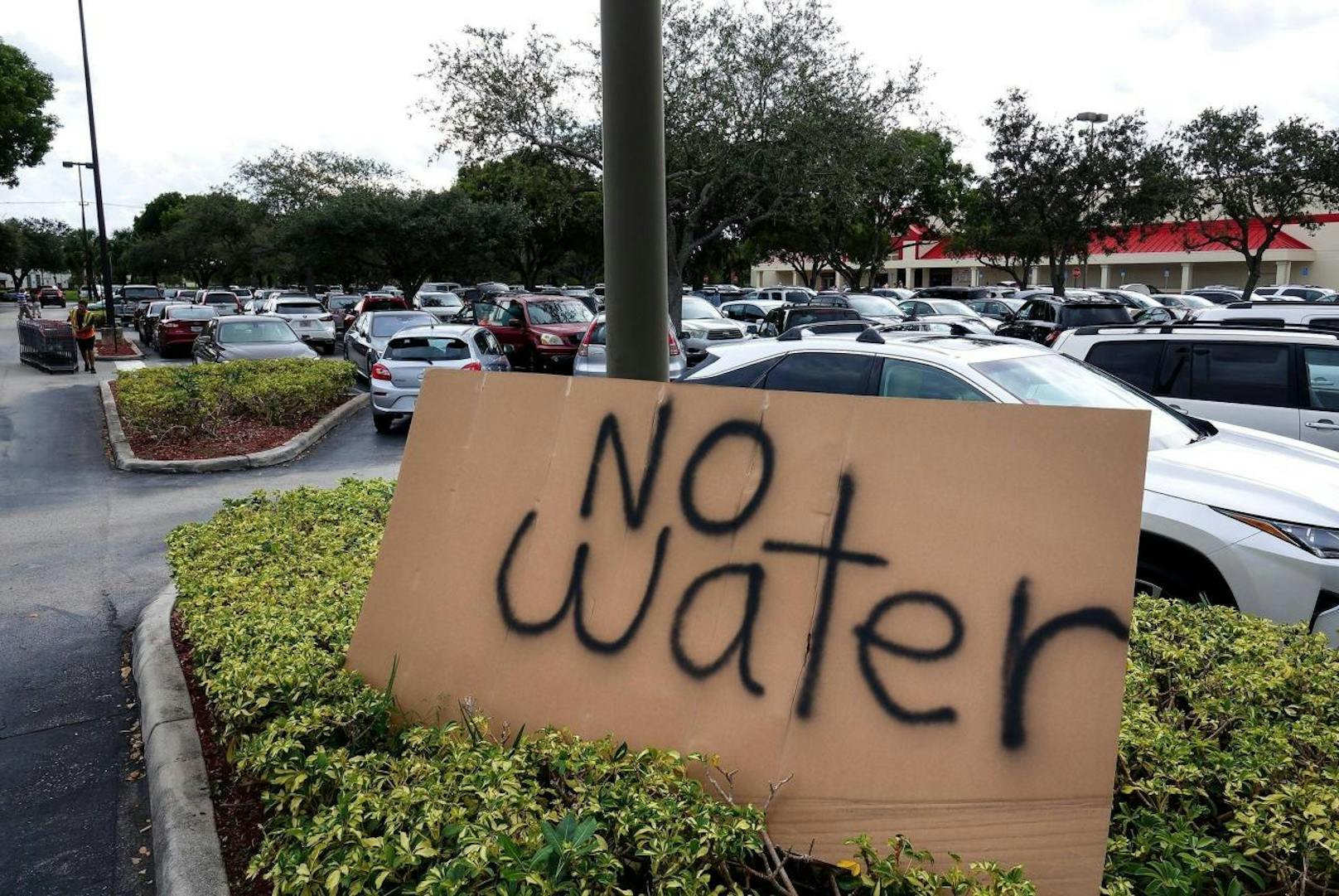 Viele Geschäfte haben nicht einmal mehr Wasser