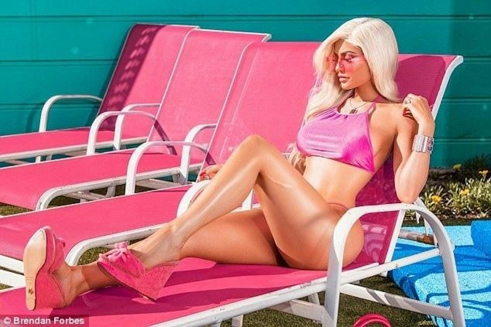 Kylie Jenner posiert als Barbie-Puppe für das "Flaunt"-Magazin.