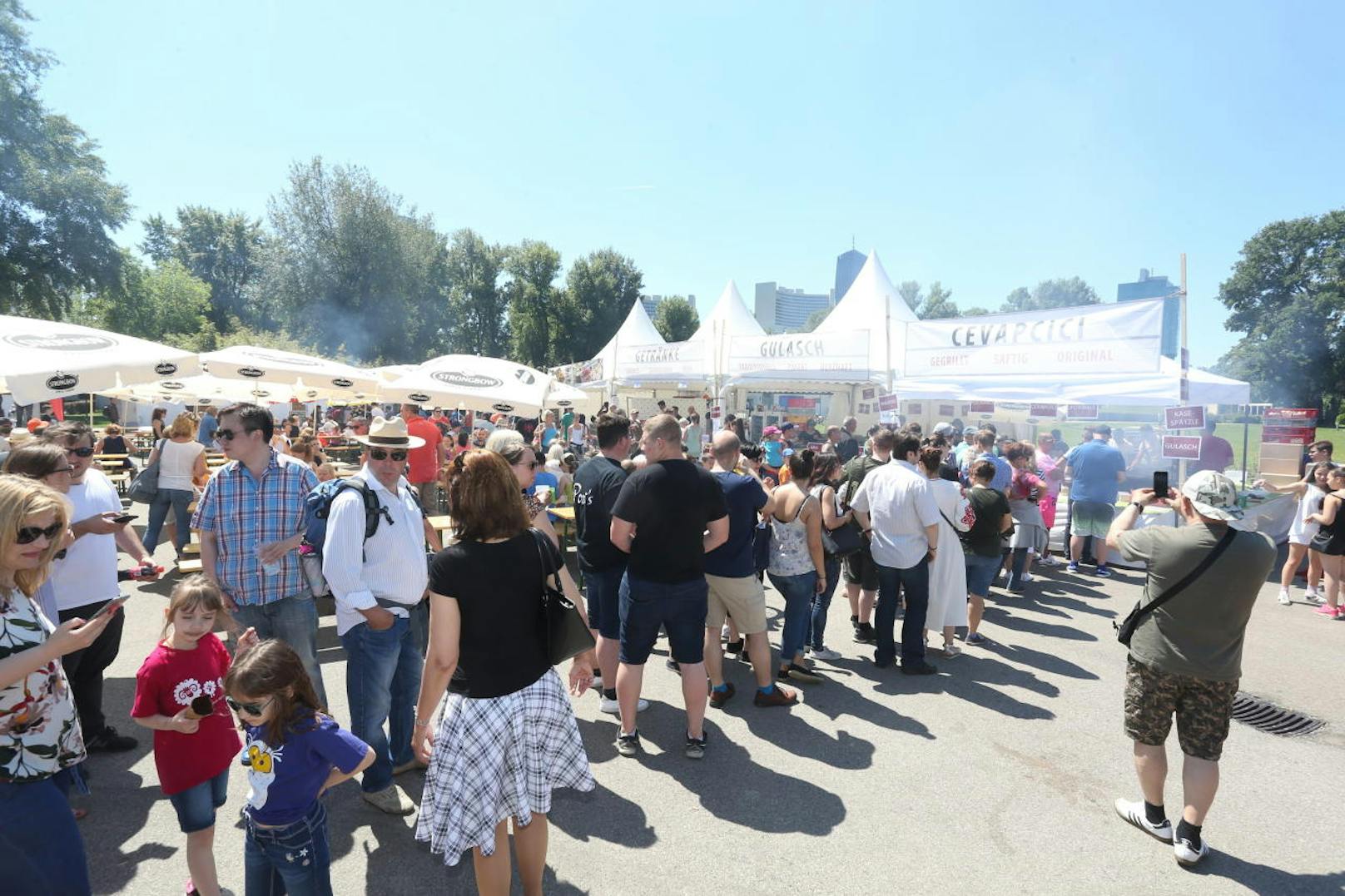 Das Cevapcici-Festival wurde für hungrige Besucher zur Geduldsprobe.