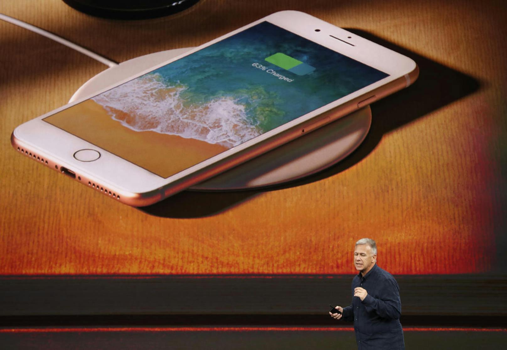 Apple setzt auf den Standard Qi um das iPhone aufzuladen.