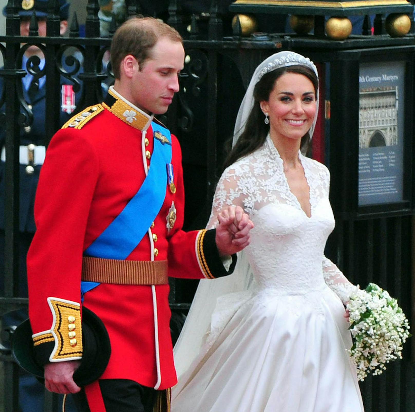 Das frisch vermählte Paar Prinz William und Herzogin Kate vor Westminster Abbey 2011