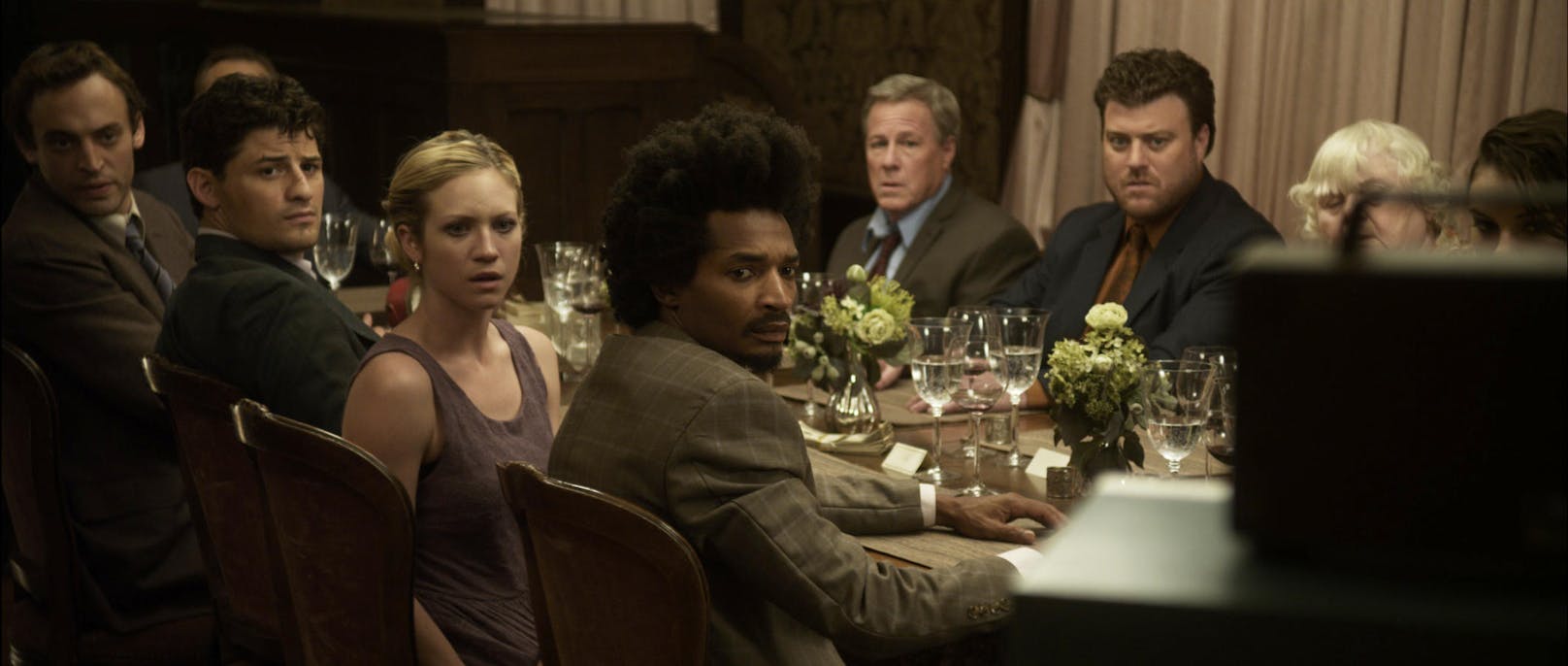John Heard in einer Dinner-Szene in "Tödliches Spiel - Would Your Rather?" (2012).