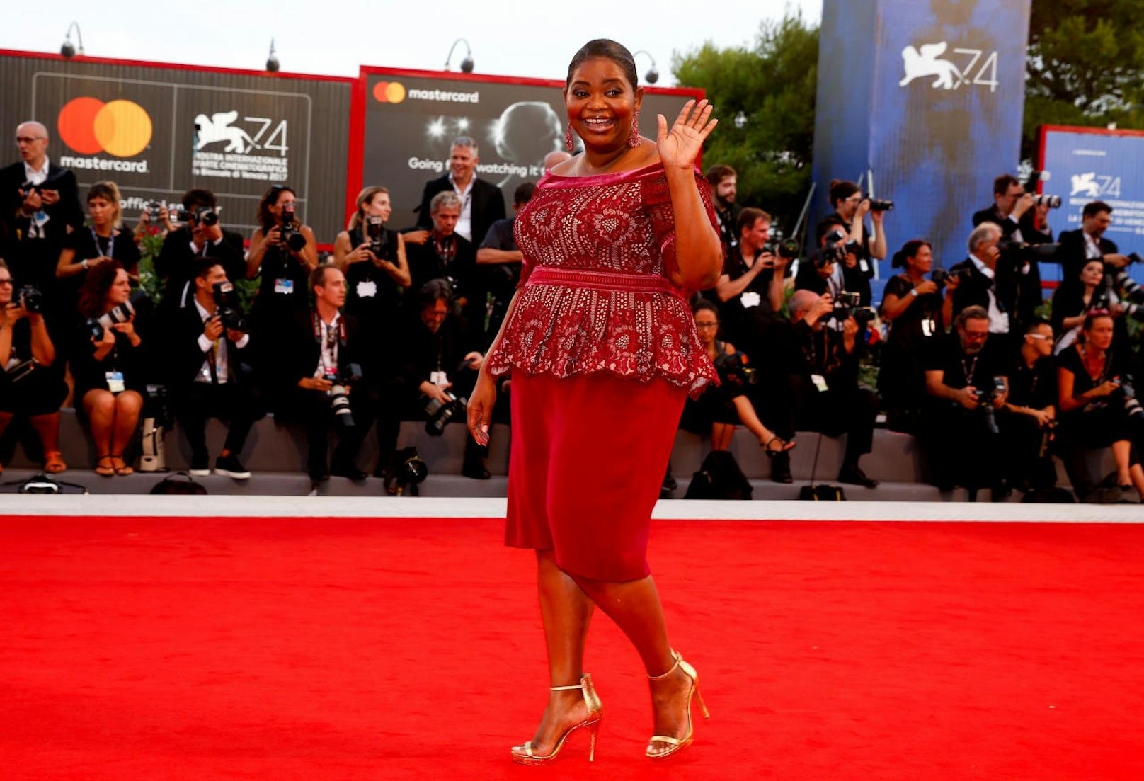 Oscarpreisträgerin <b>Octavia Spencer</b> trug einmal mehr eine Kreation von <b>Tadashi Shoji</b>.