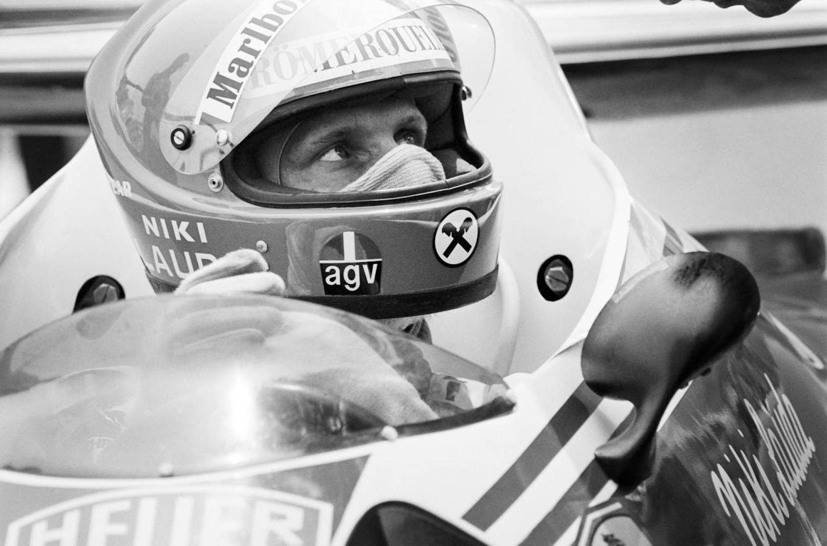 Im Alter von 70 Jahren verstarb Österreichs Motorsport-Ikone Niki Lauda im Mai 2019. 

Seine Karriere in Bildern: Bevor er seine große F1-Laufbahn begann, startete er in der Formel 3 und der Formel 2, zusätzlich fuhr er Langstrecken-Rennen, um Geld für die Formel 1 zu verdienen.