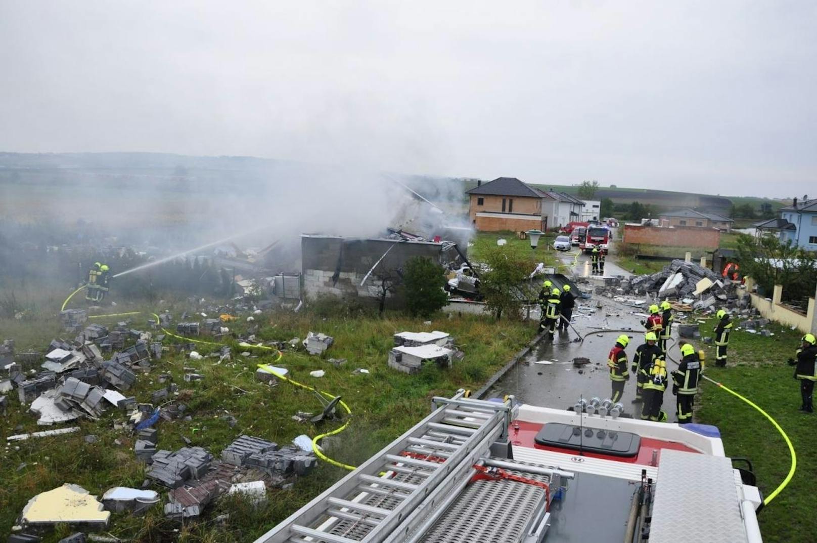 Verwüstung nach einer Explosion in Aspersdorf (Hollabrunn): Das Haus wurde dabei völlig zerstört.