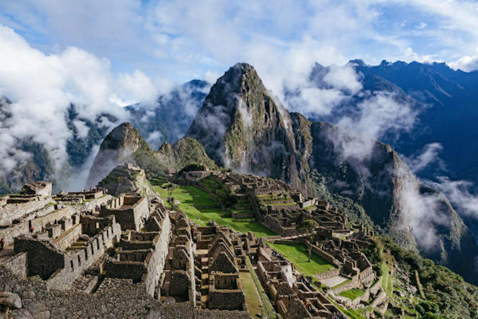 <b>Salkantay Trail, Peru:</b> Weil die Besucherzahlen für den populären Inka-Trail limitiert wurden, rückte der bis dahin wenig bekannte Salkantay-Trail in den Fokus vieler Backpacker. Die Alternativstrecke zum Machu Picchu bietet weitaus mehr Natur, wenngleich weniger archäologische Highlights als der Hauptweg. Distanz: 84 Kilometer, Dauer: 4 bis 5 Tage, Anforderung: mittel
