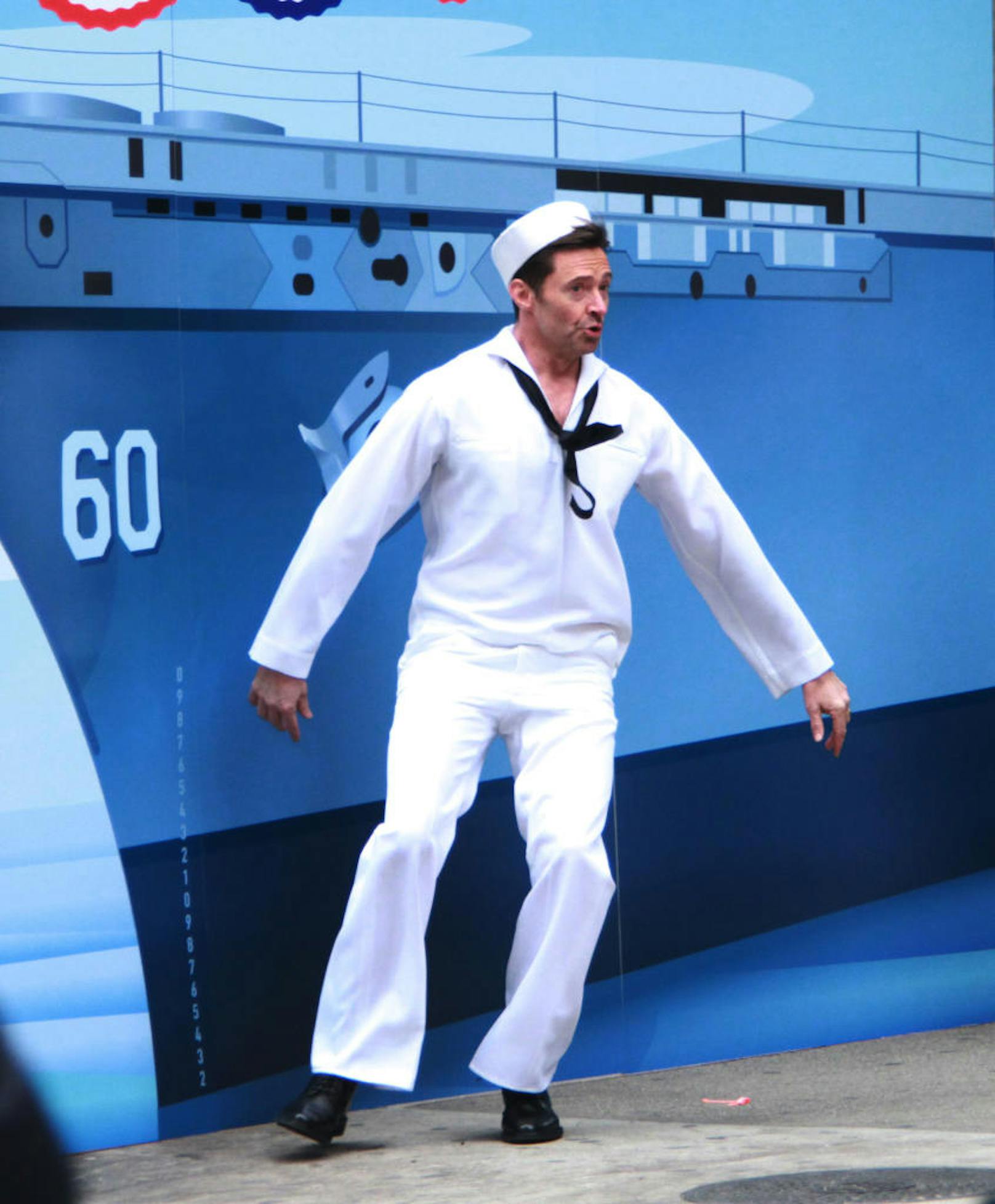 Hugh Jackman in seinem Element als tanzender Seemann